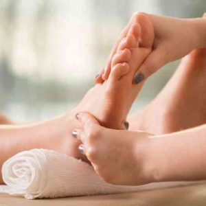 massaging feets